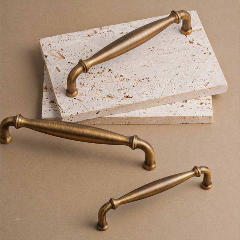 Maniglia MARA in ottone massiccio