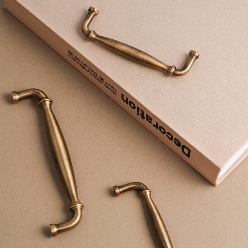 Maniglia MARA in ottone massiccio