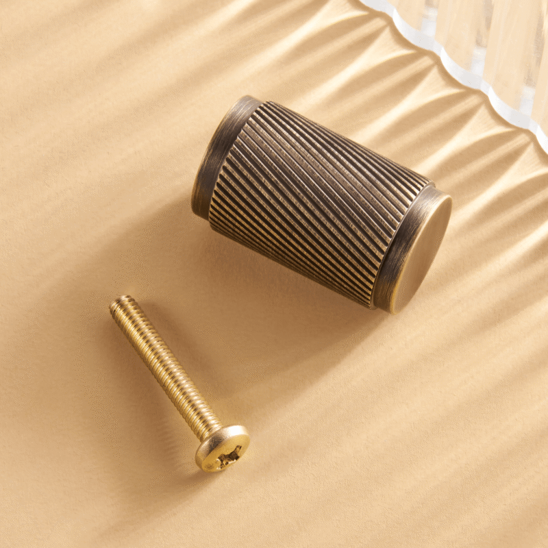 MAURITZ Massief messing knop