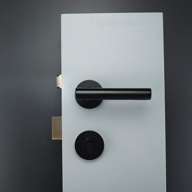 NOVUS Massiv-Messing-Türgriffe & Schloss-Set