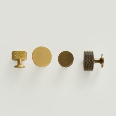 OSLO Knurled Brass Knob