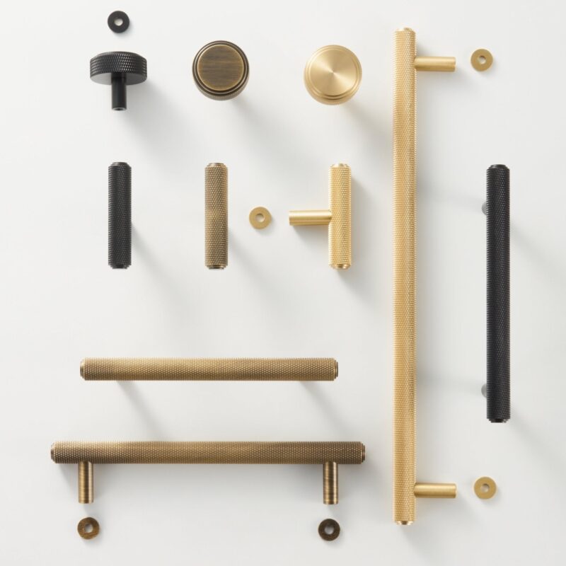 Maniglie zigrinate in ottone massiccio PLAKA