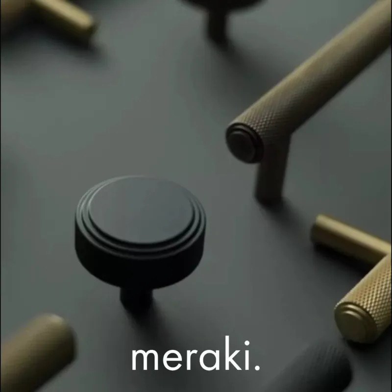 PLAKA T-Stangen aus massivem Messing mit Rändelung