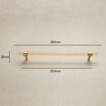 Acrylique PUR et poignées en laiton