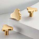 REO-Knauf aus massivem Messing