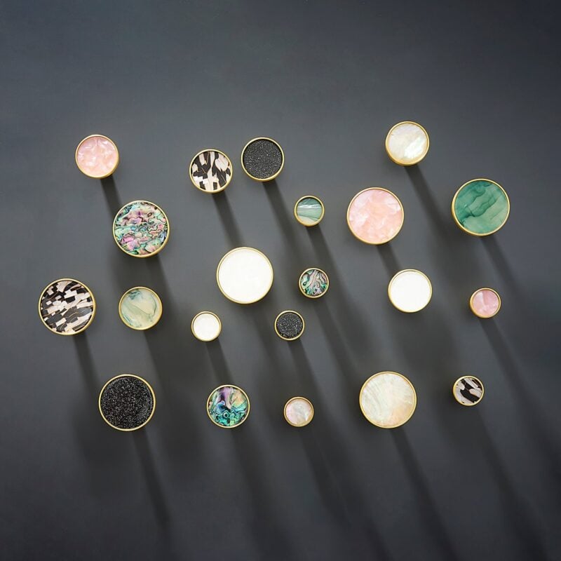 Pomos acrílicos y de concha de latón macizo TESTA