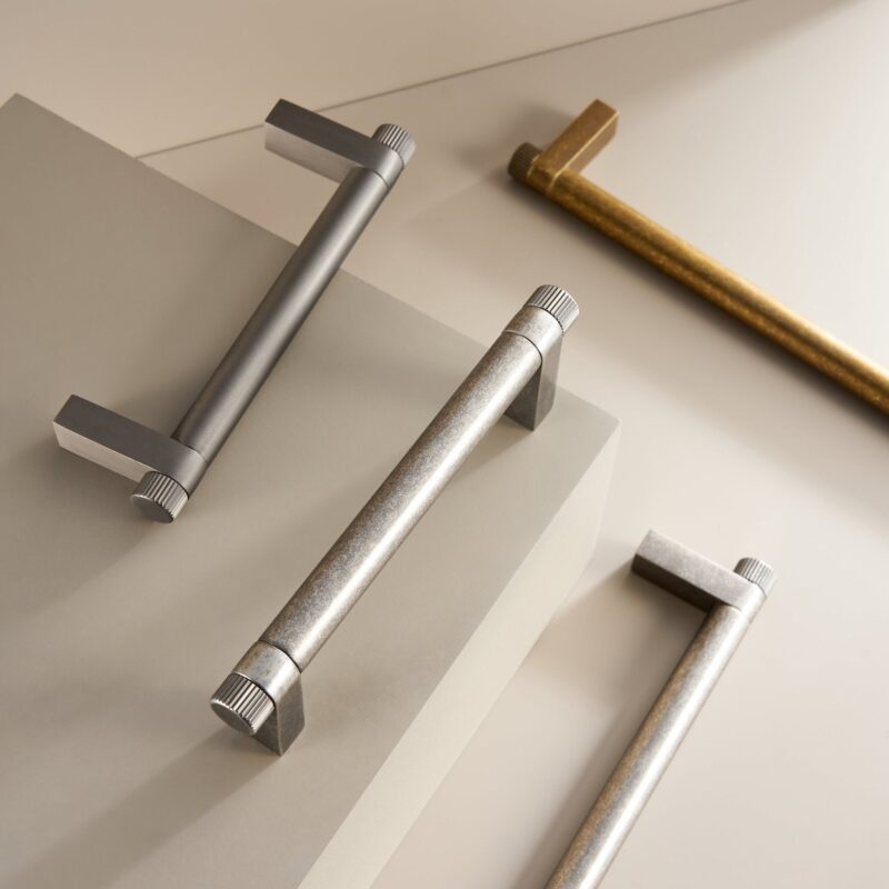 Maniglia TOMA in ottone massiccio