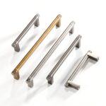 Maniglia TOMA in ottone massiccio