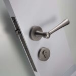 Maniglie per porte e set di serrature UNDA