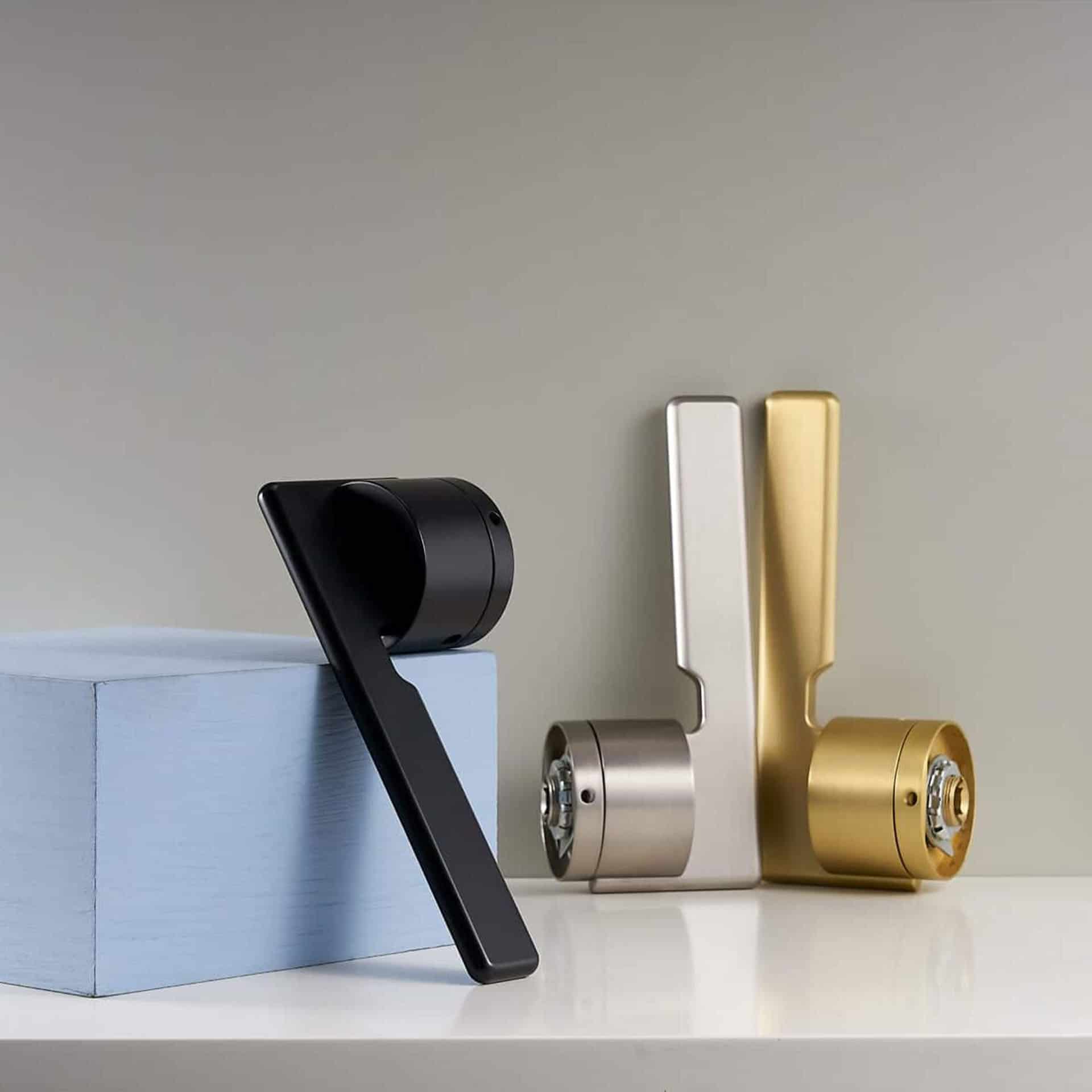 VERTO Ensemble de poignée de porte et de serrure à levier en laiton massif