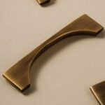 Maniglia VION in ottone massiccio